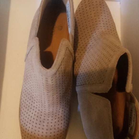 Mushroom suede booties - Picture 3 of 5